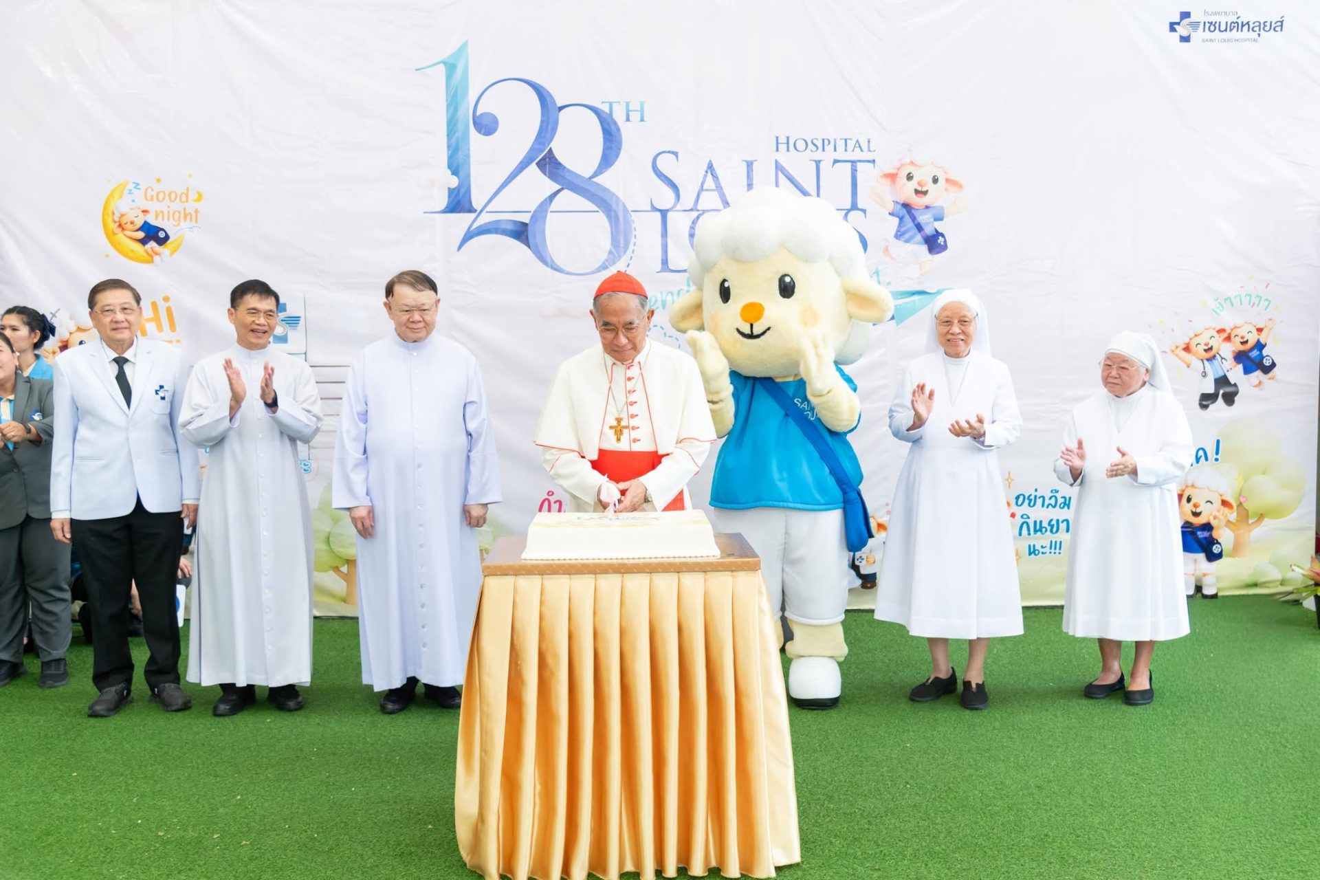 Hơn một thế kỷ nối dài sứ mạng phục vụ bệnh nhân